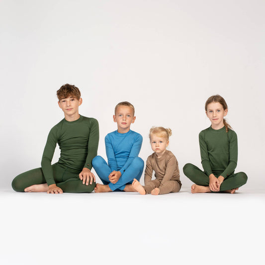 Menique Kids' Merino Long Sleeve & Pants Baselayer 2-Piece in Dark Green